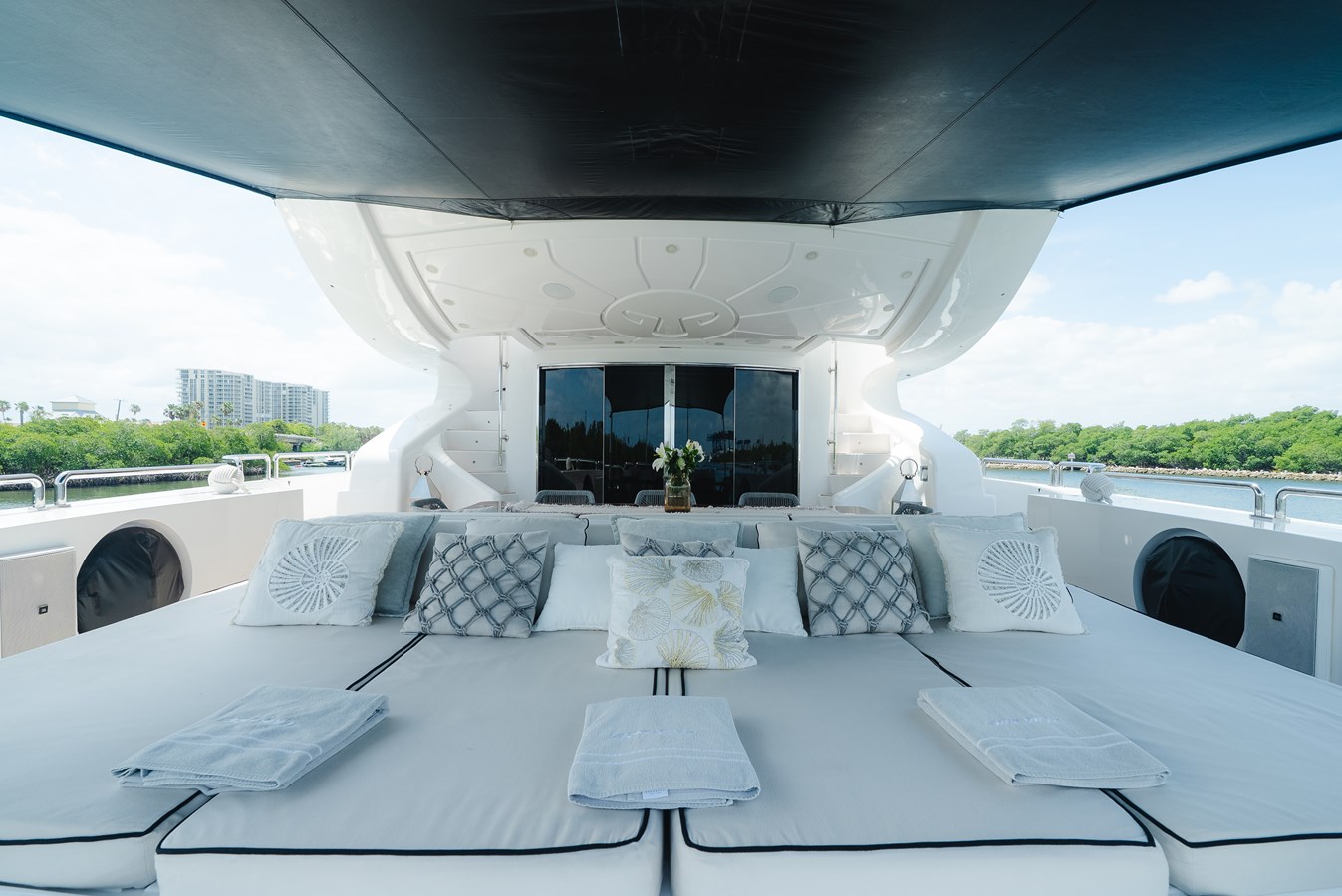 Arno Leopard Motor Yacht BET ON IT For Sale