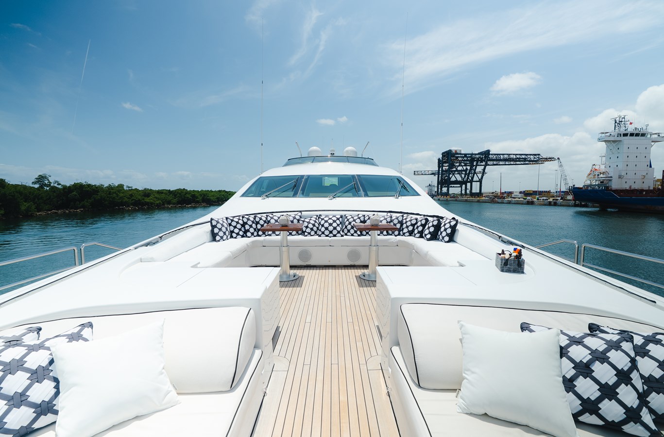 Arno Leopard Motor Yacht BET ON IT For Sale