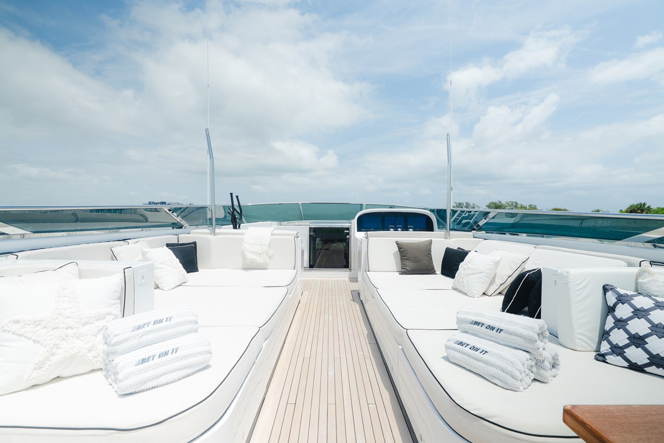 Arno Leopard Motor Yacht BET ON IT For Sale