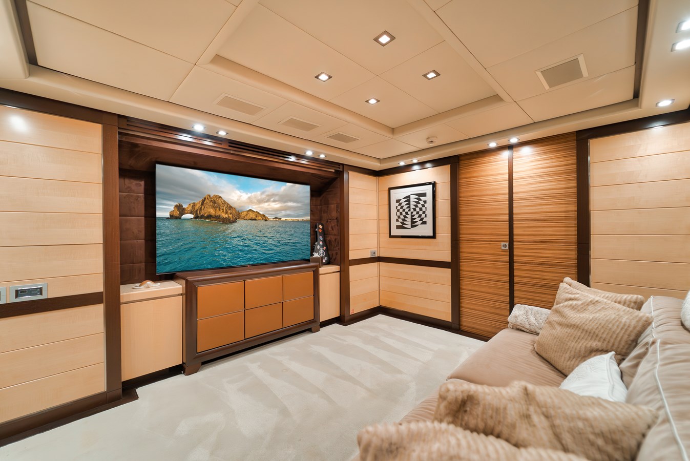 Arno Leopard Motor Yacht BET ON IT For Sale