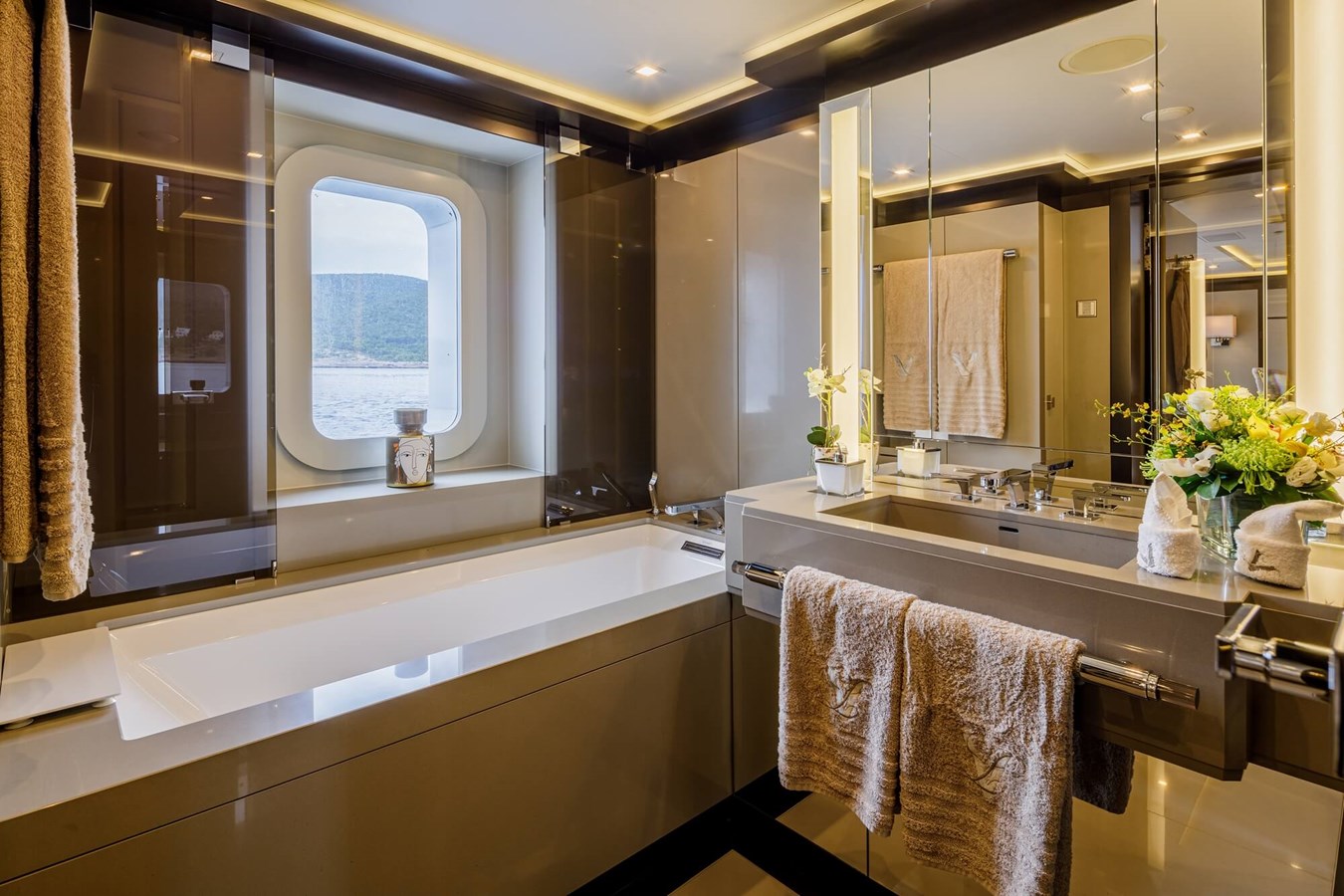 Nobiskrug Motor Yacht LADY VERA For Sale