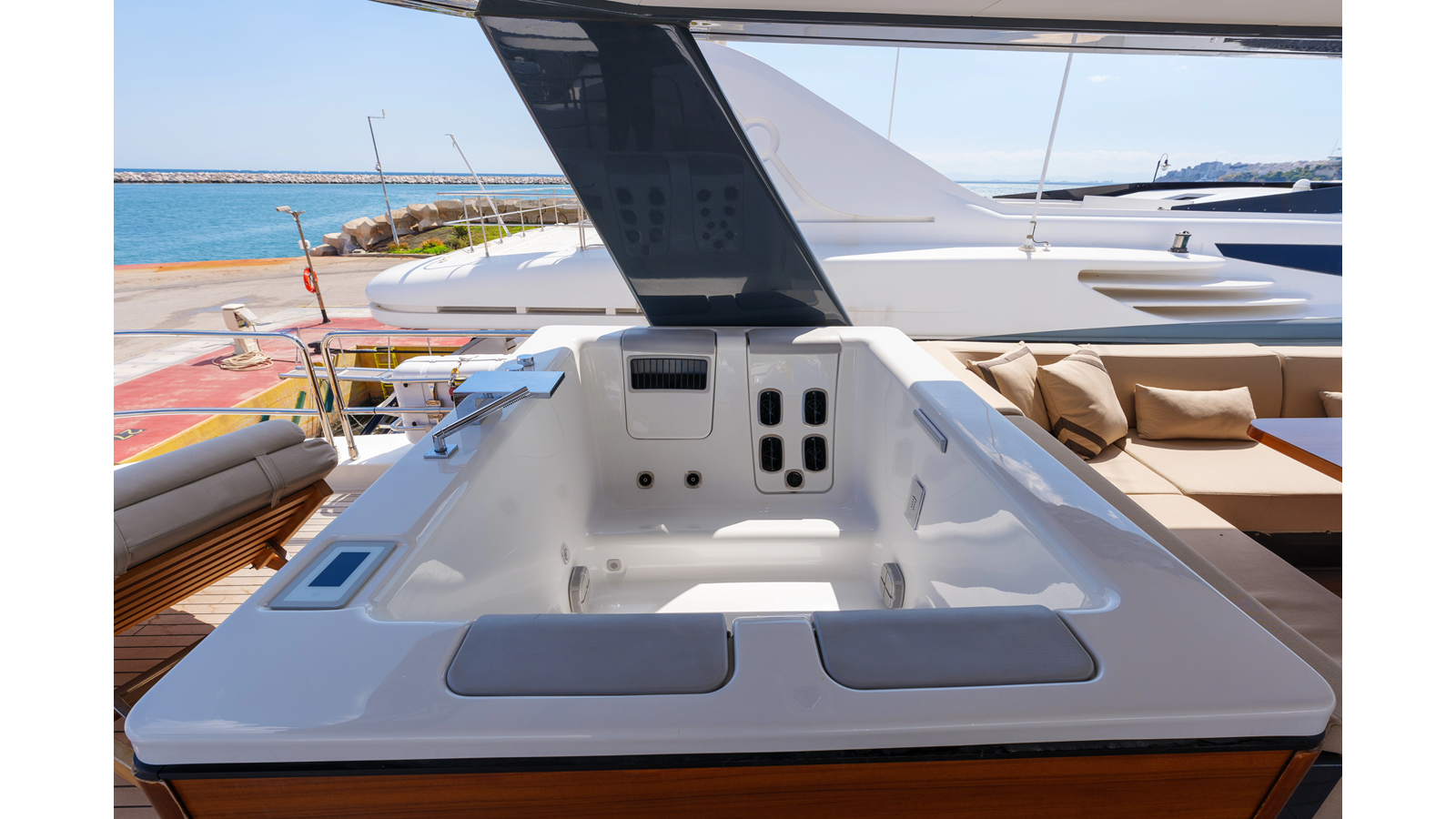 Sirena Yachts, Finland Motor Yacht HELIOPHILIA For Sale