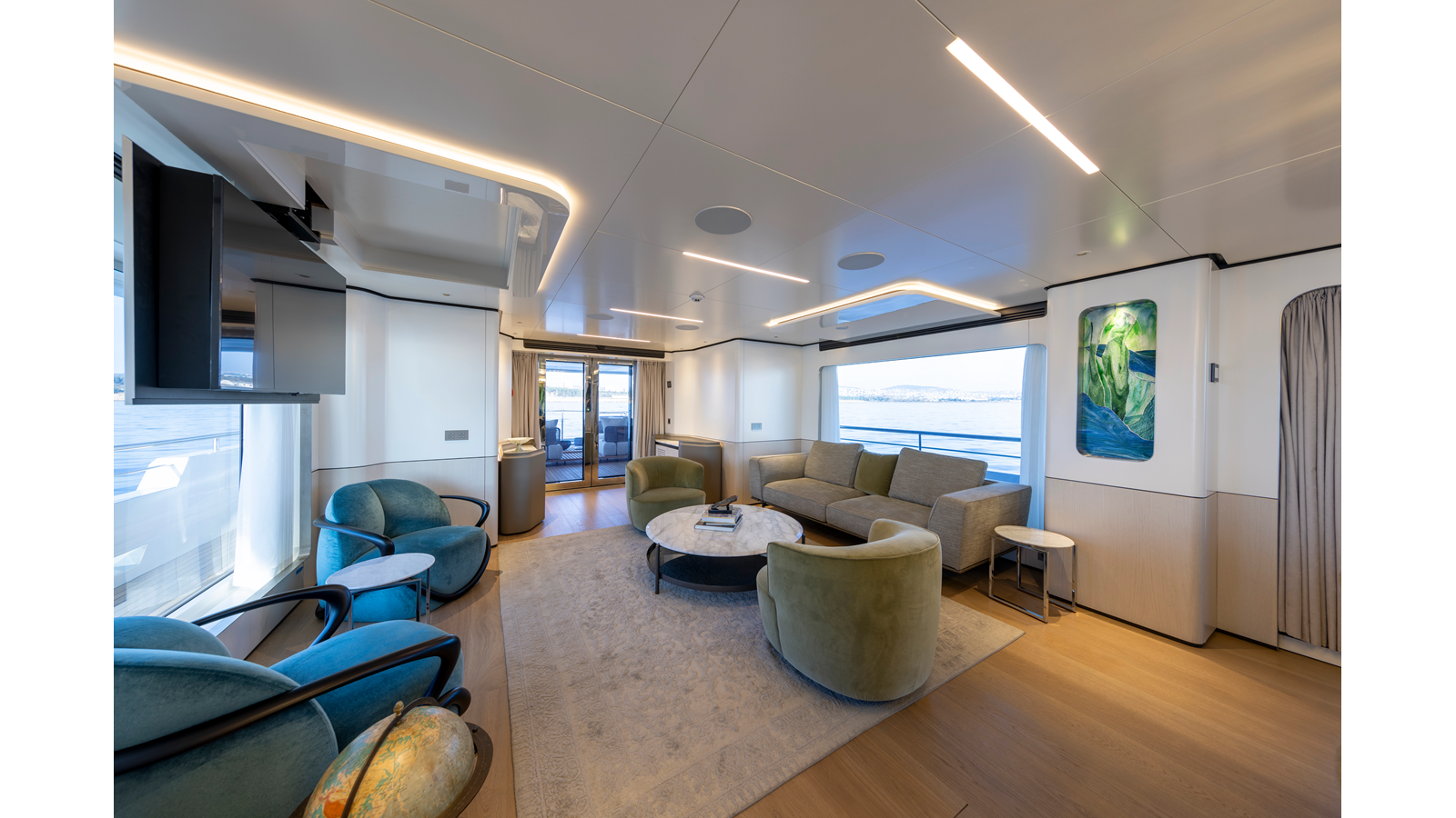 Custom Motor Yacht BEE EXPLORER For Sale