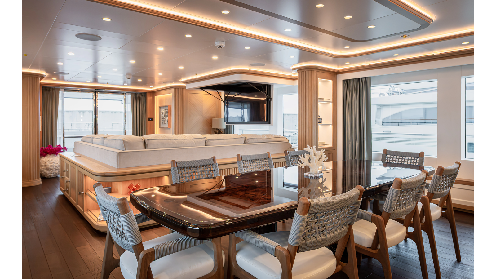 Rmk Marine Motor Yacht SEVEN SEAS For Sale