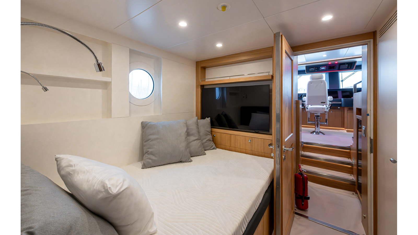 Rmk Marine Motor Yacht SEVEN SEAS For Sale