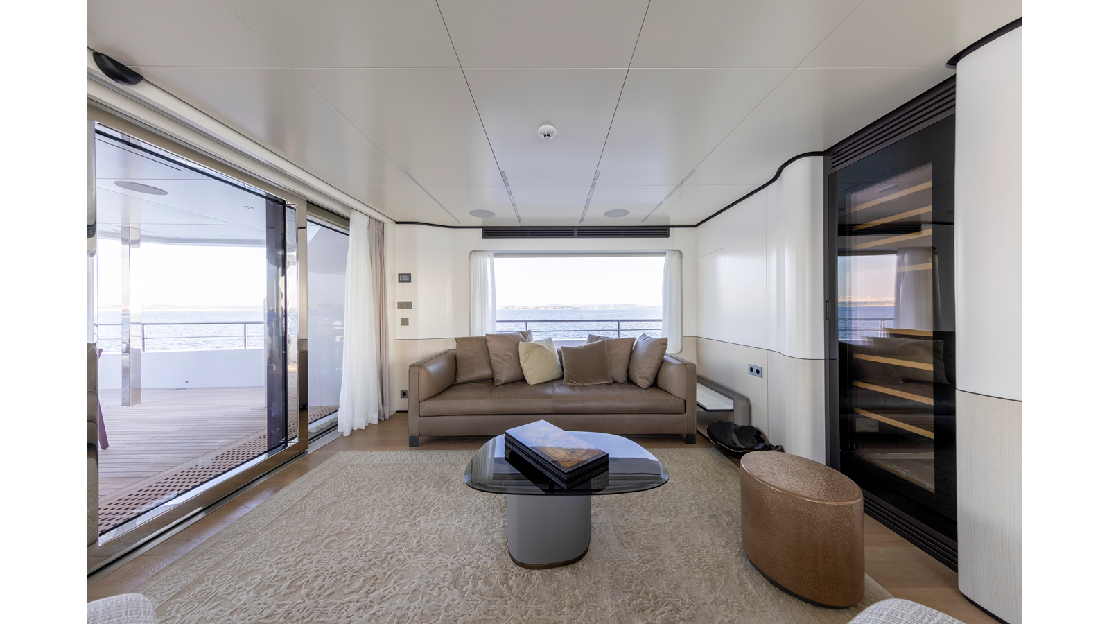 Custom Motor Yacht BEE EXPLORER For Sale