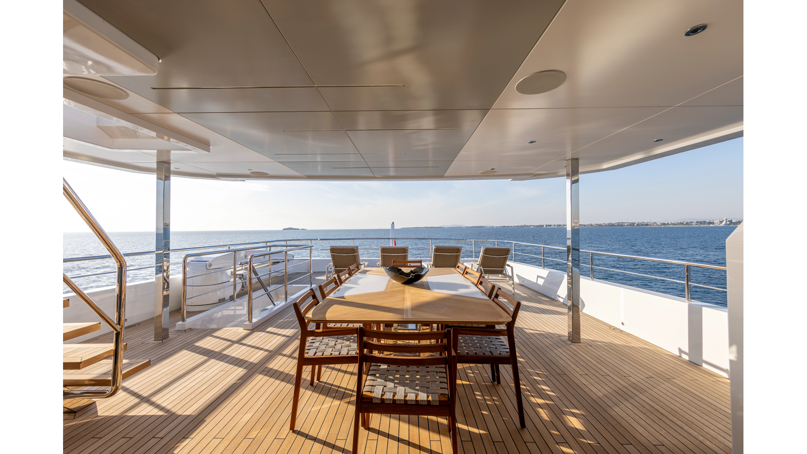 Custom Motor Yacht BEE EXPLORER For Sale