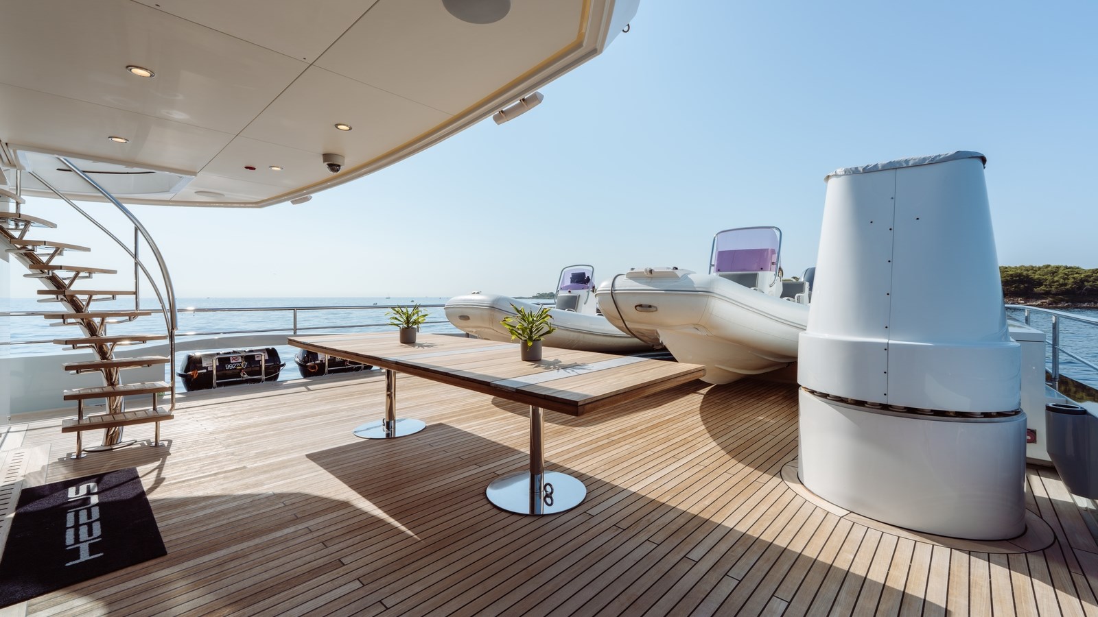 Bering Yachts Motor Yacht HEEUS For Sale