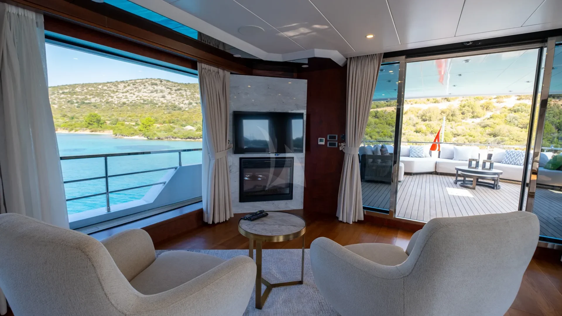 OCEAN BREEZE Charter Yacht