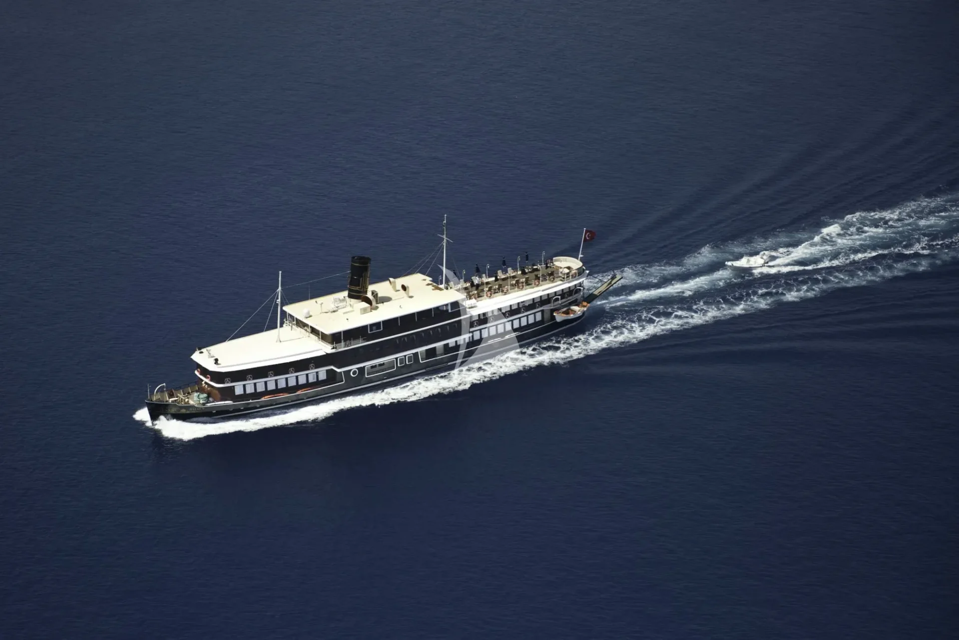 HALAS 71 Charter Yacht
