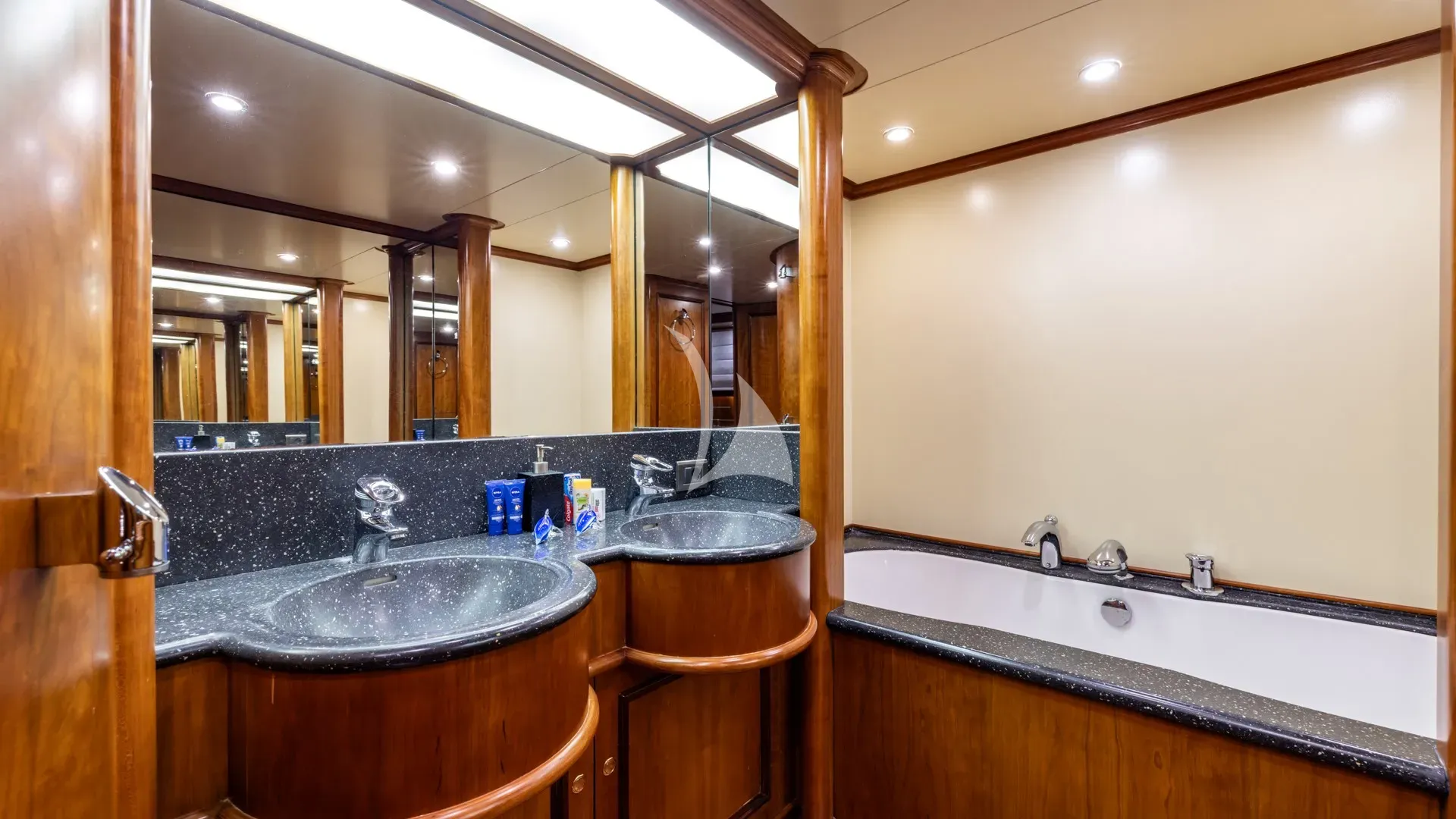 SEA BREEZE II Charter Yacht