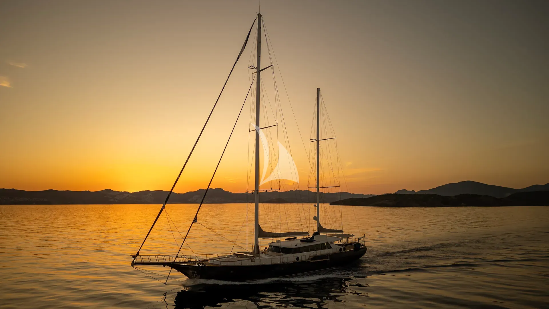 PERLA DEL MARE Charter Yacht