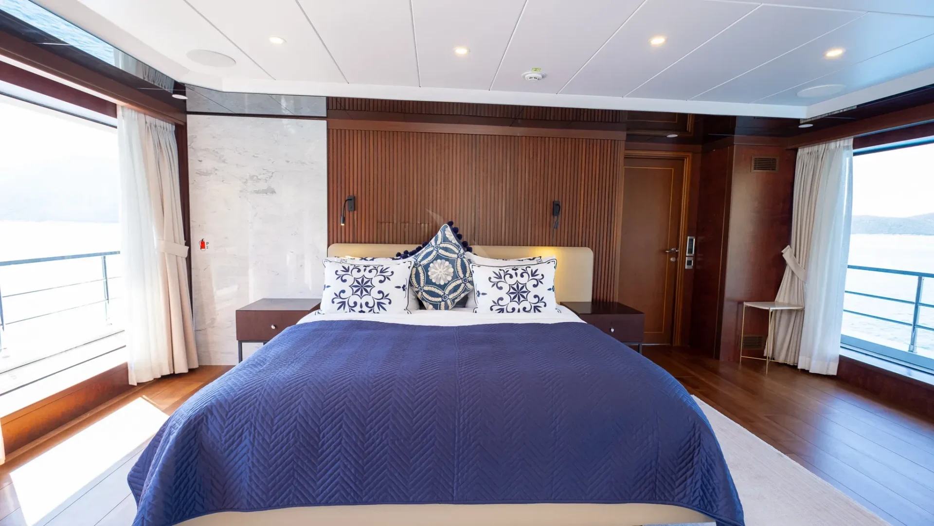 OCEAN BREEZE Charter Yacht