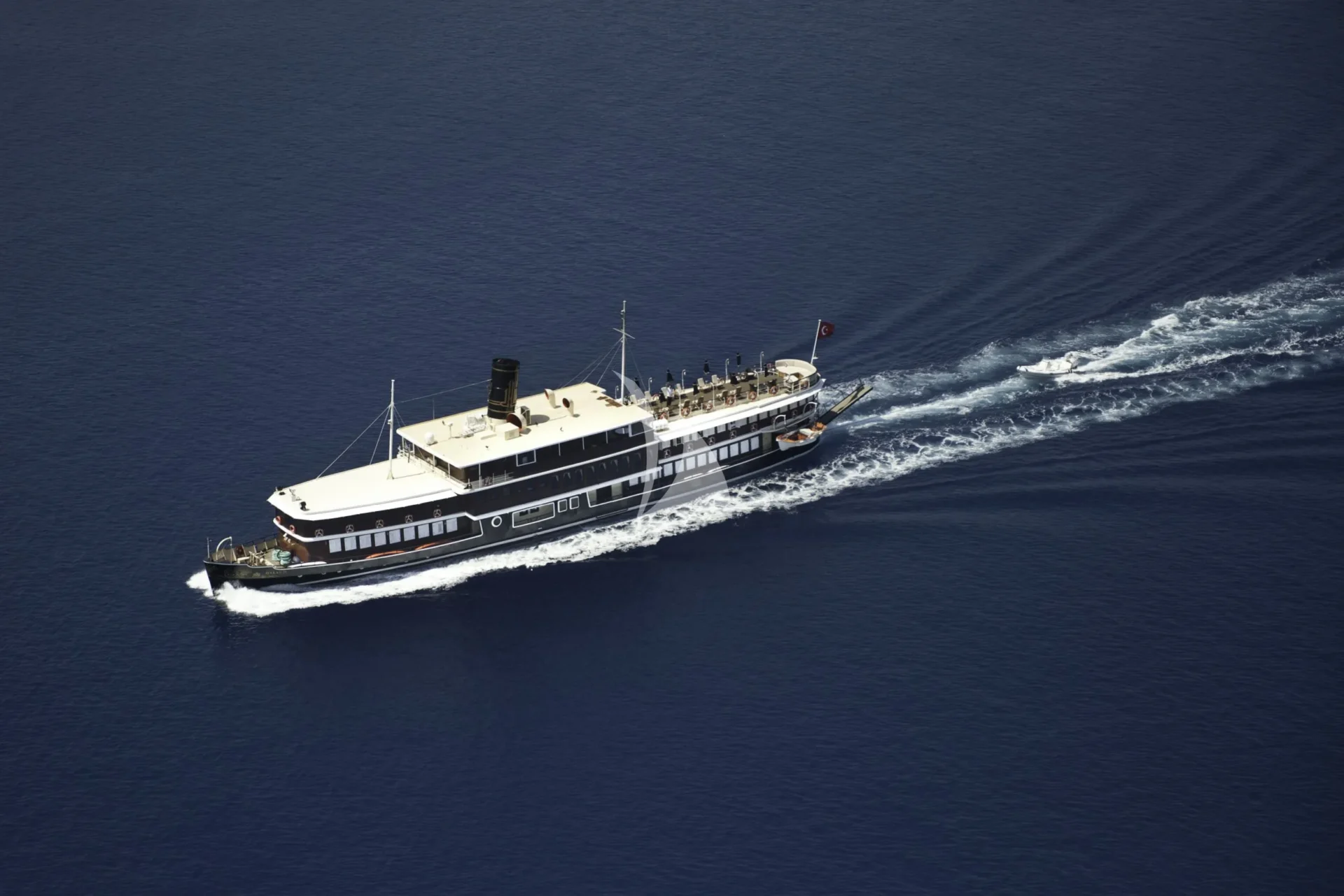 HALAS 71 Charter Yacht
