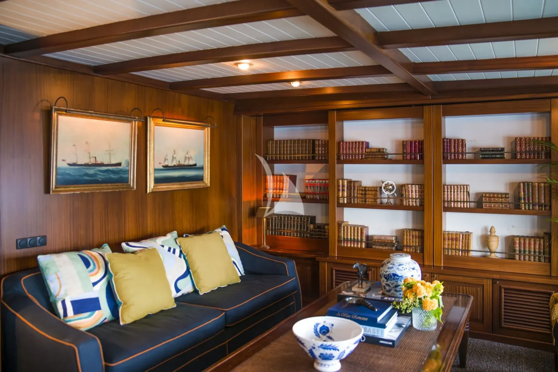 HALAS 71 Charter Yacht