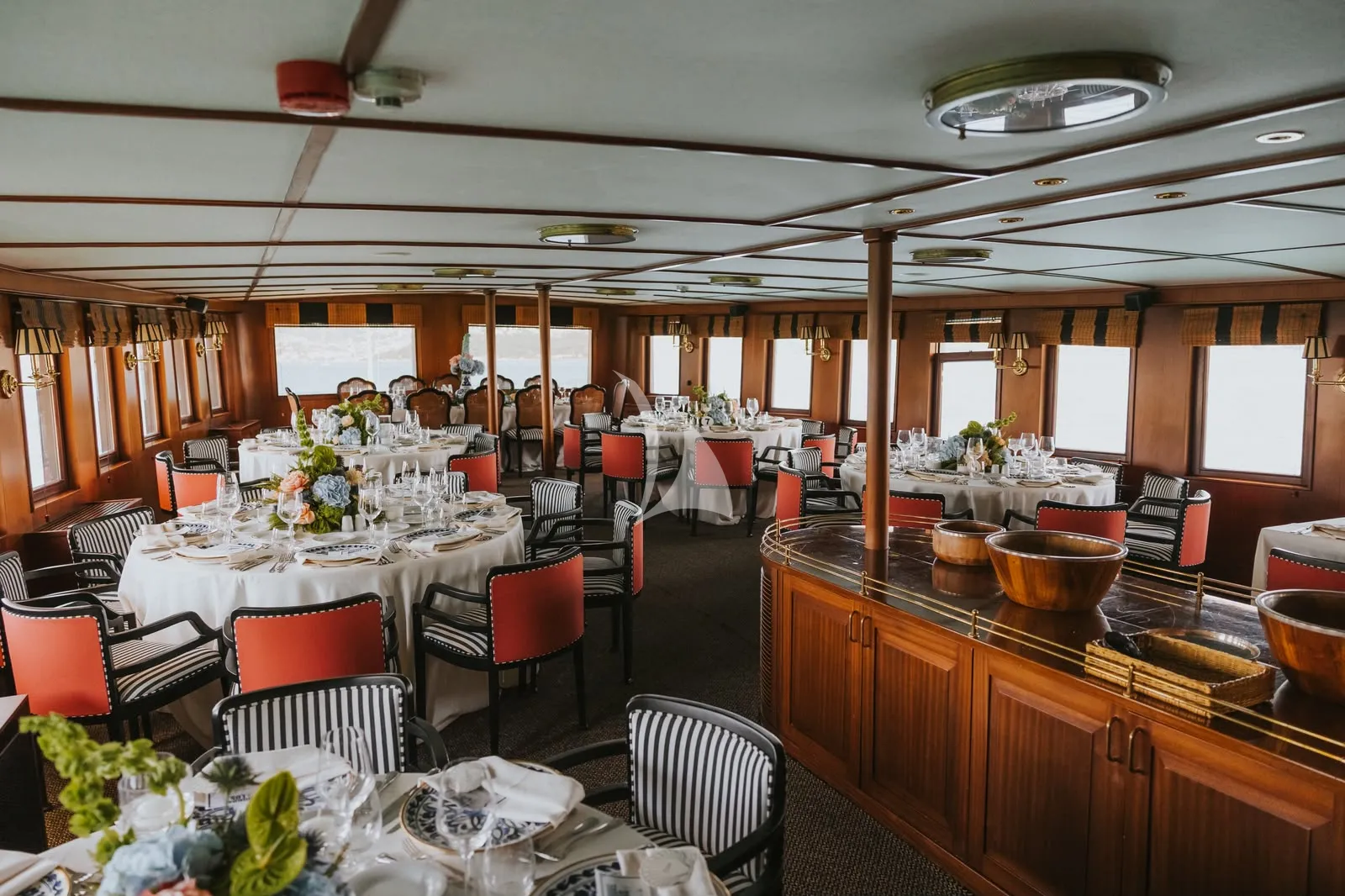 HALAS 71 Charter Yacht