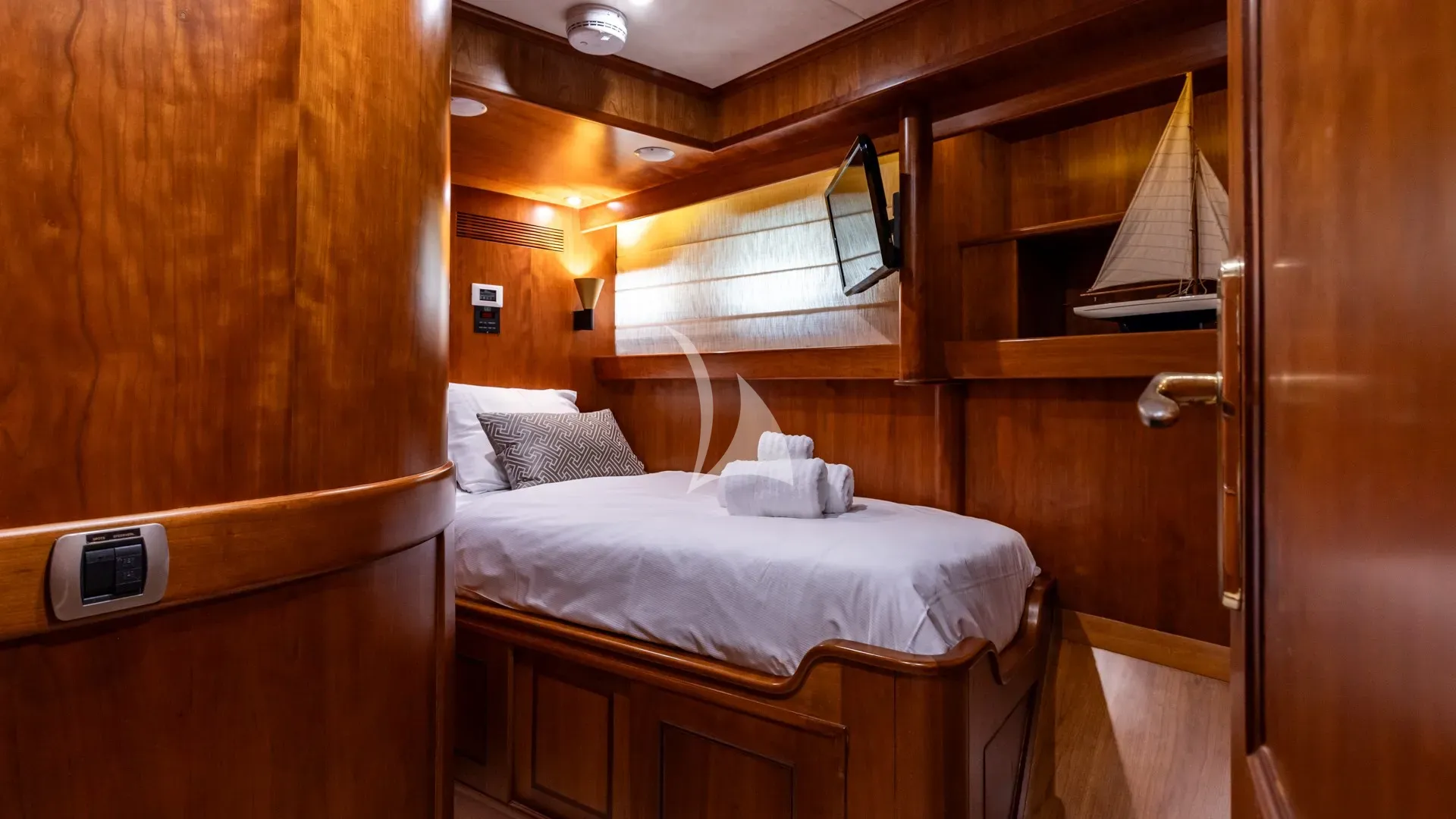 SEA BREEZE II Charter Yacht
