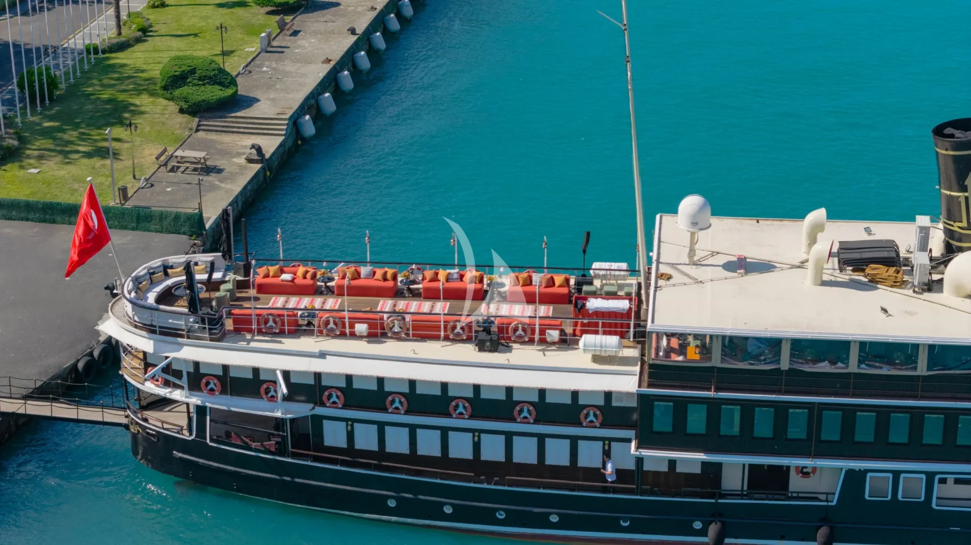 HALAS 71 Charter Yacht