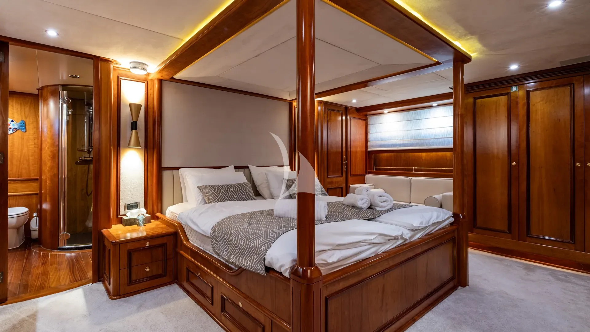 SEA BREEZE II Charter Yacht