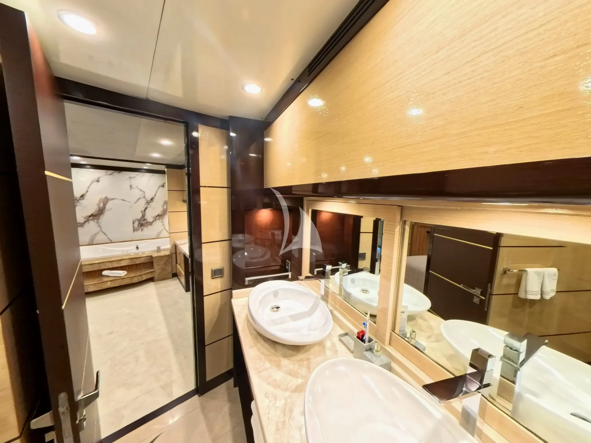 PERLA DEL MARE Charter Yacht