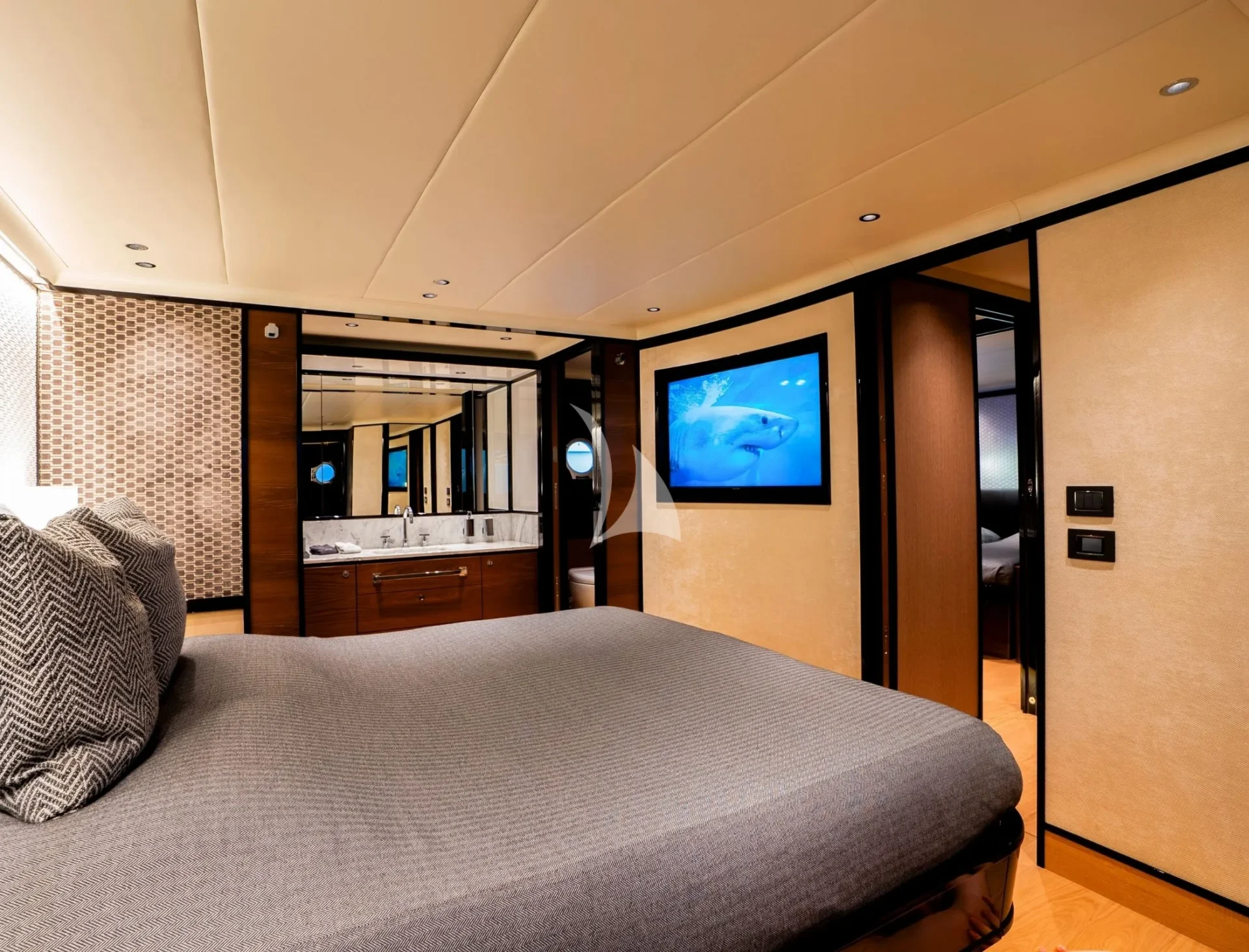 FROG Charter Yacht