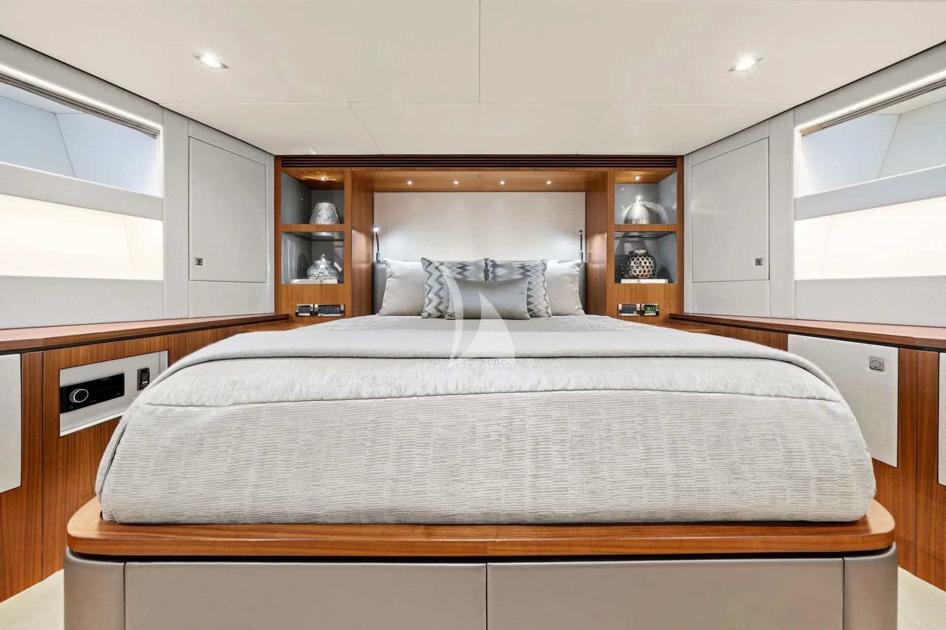 Louder Charter Yacht