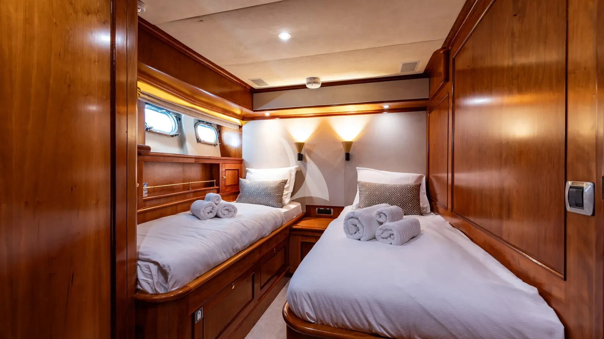 SEA BREEZE II Charter Yacht