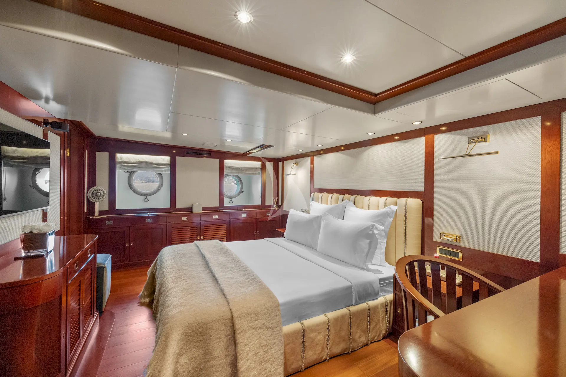 DADDY SHANE Charter Yacht