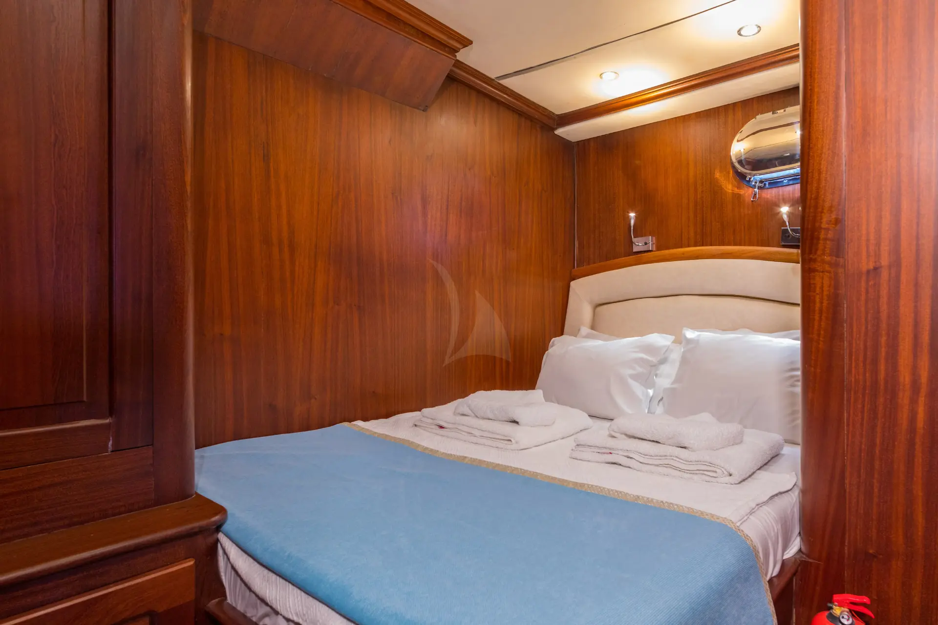 DEA DEL MARE Charter Yacht
