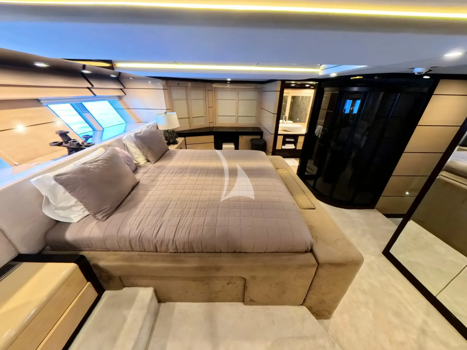 PERLA DEL MARE Charter Yacht
