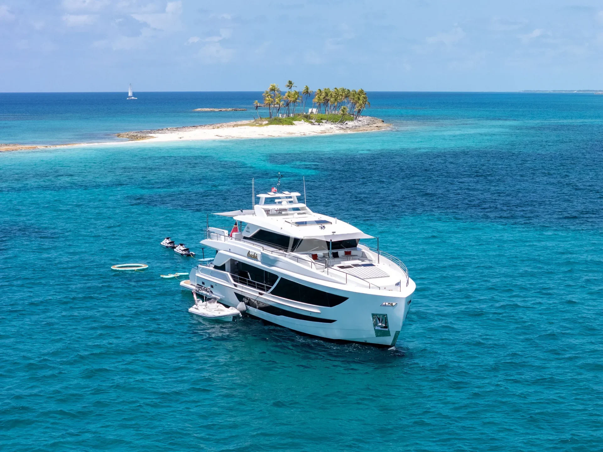 Louder Charter Yacht