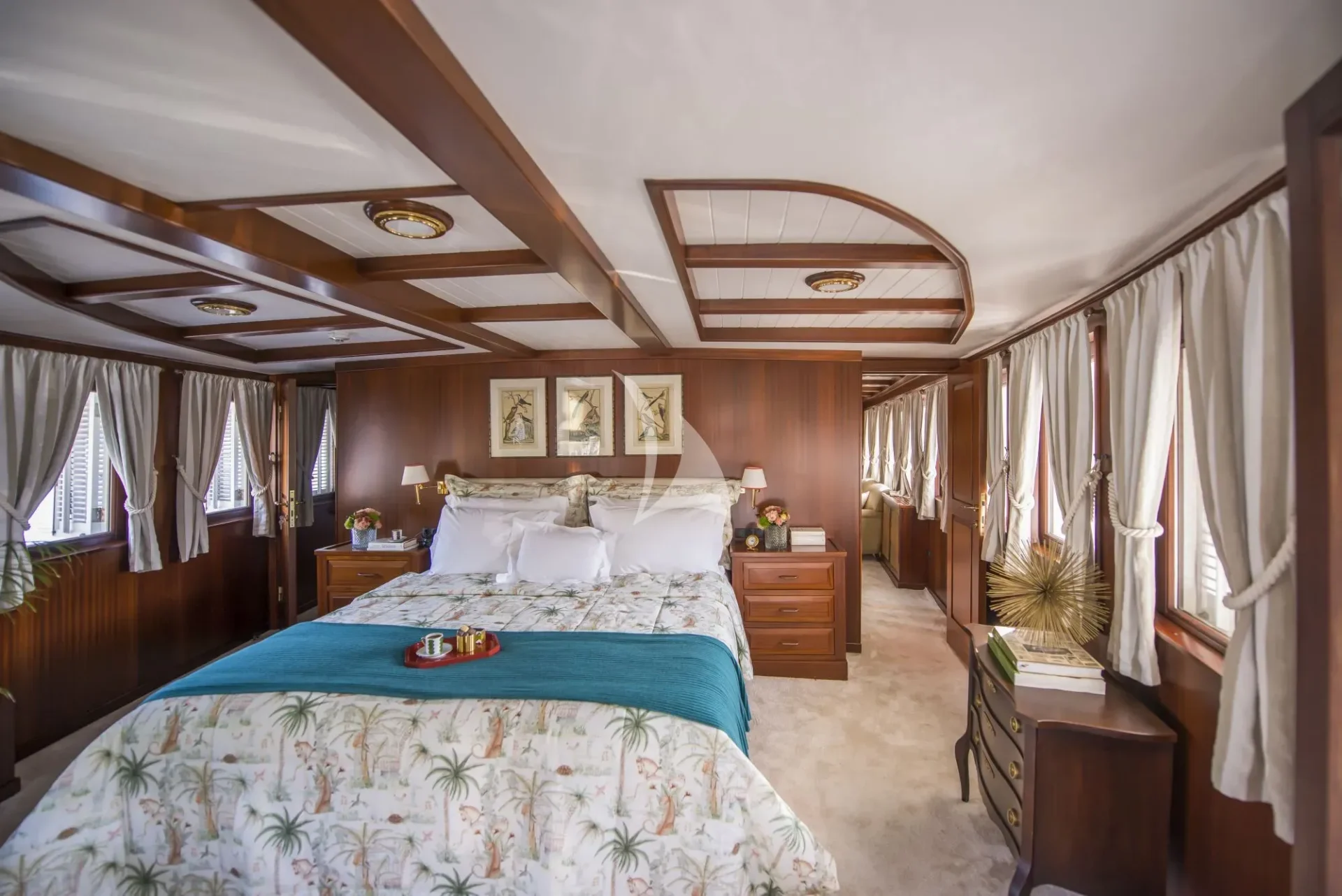 HALAS 71 Charter Yacht