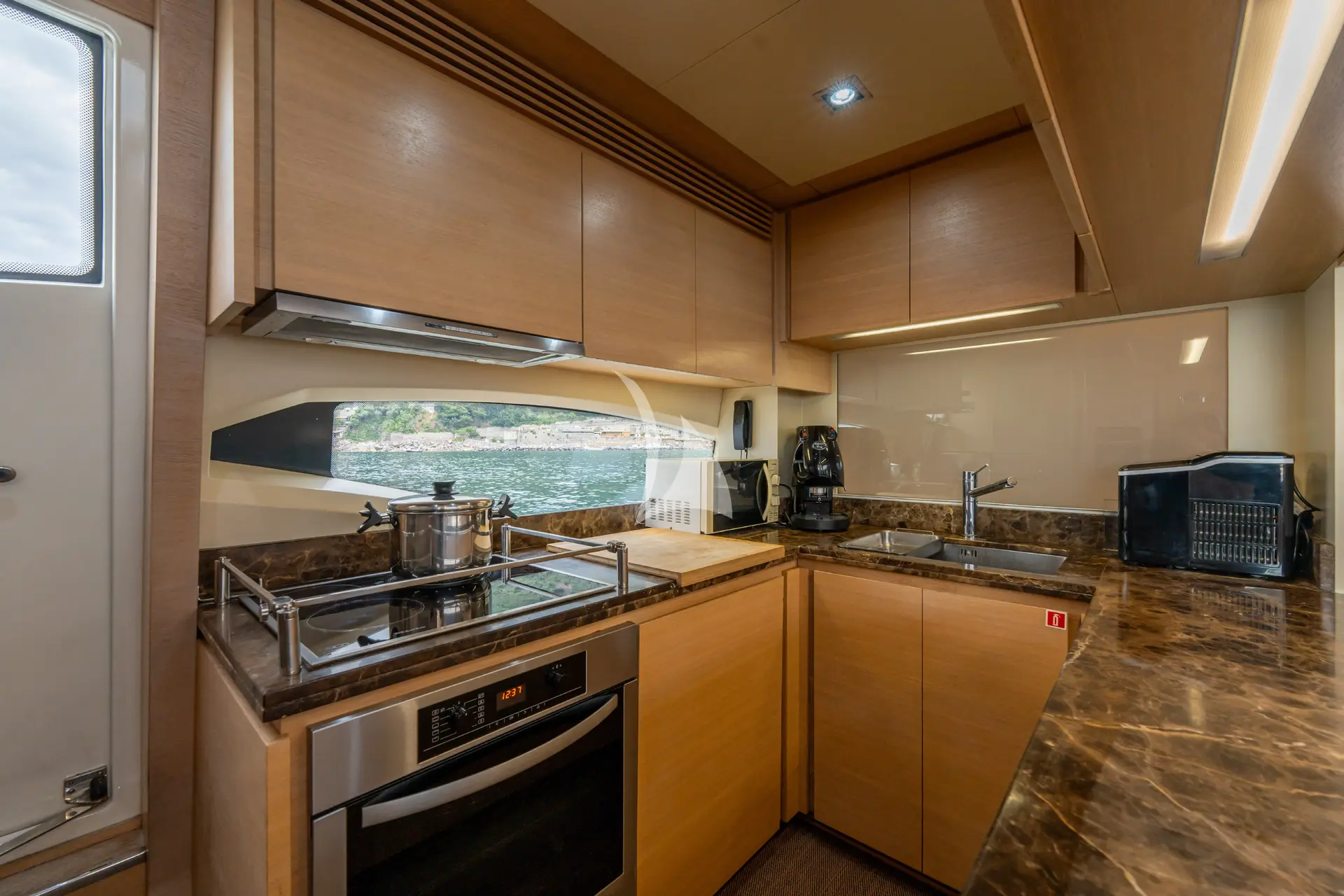 FOREVER ROSANNA Charter Yacht