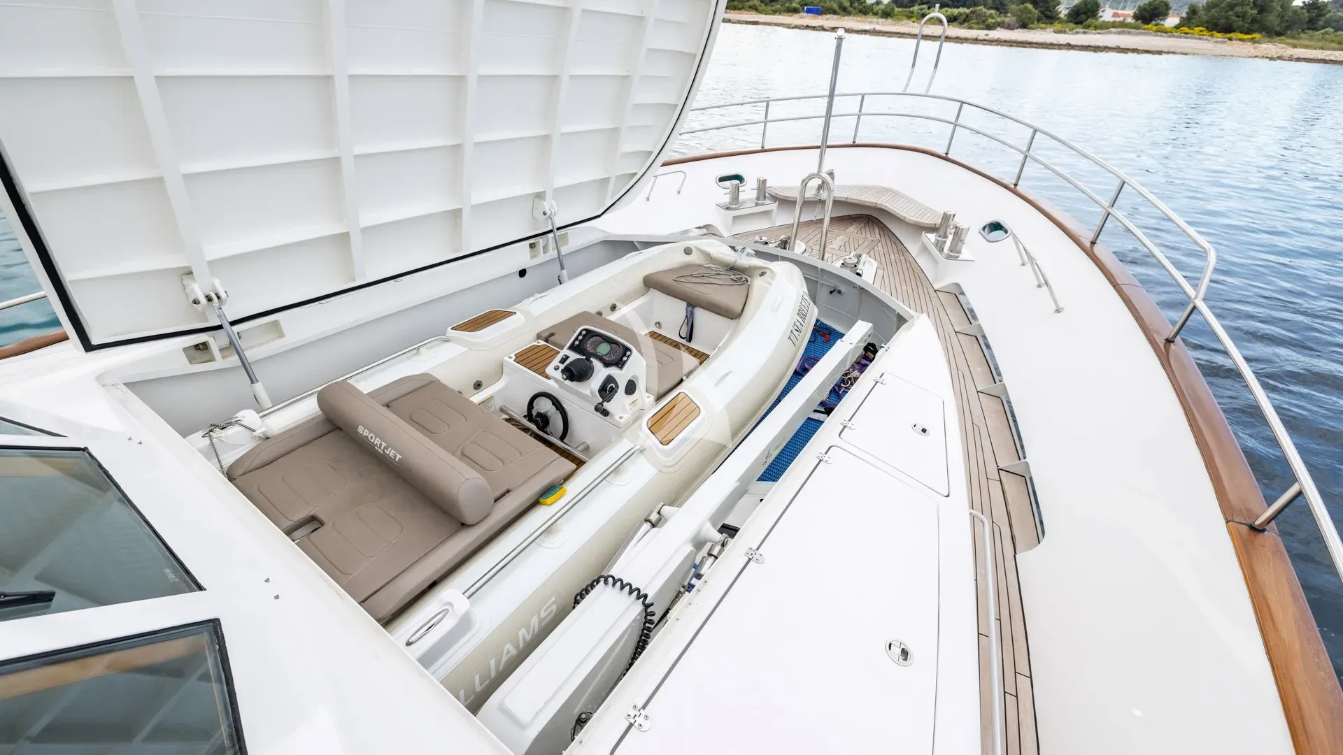 SEA BREEZE II Charter Yacht