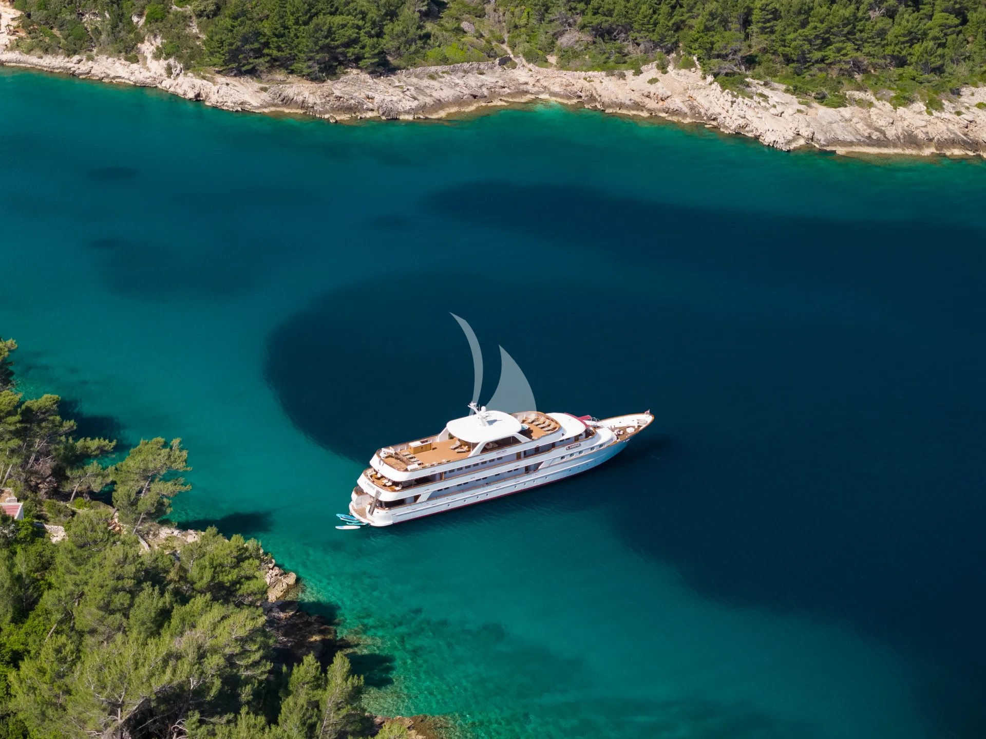 IL MARE Charter Yacht