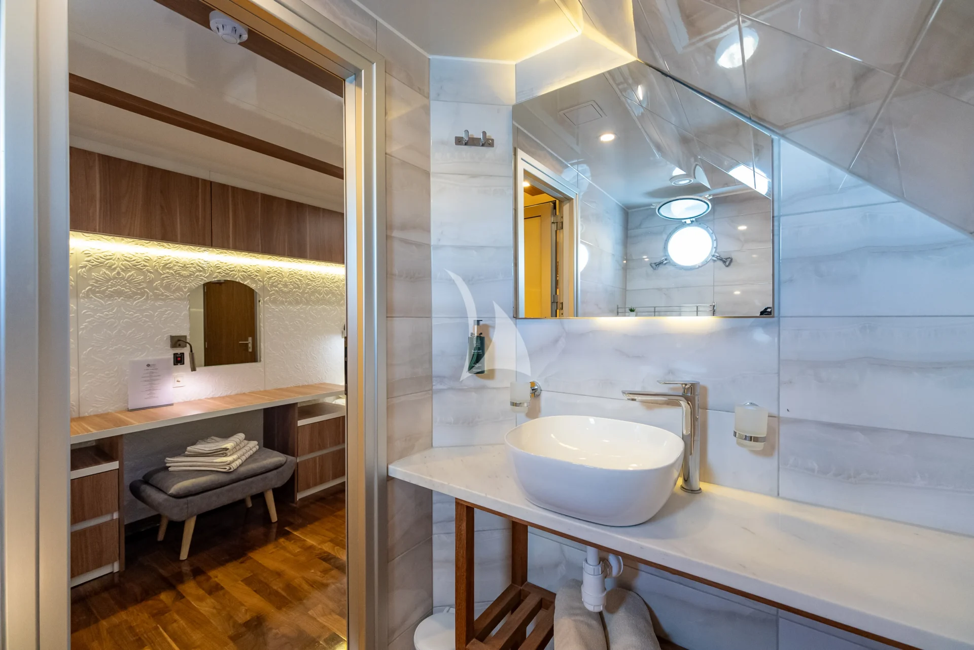 IL MARE Charter Yacht