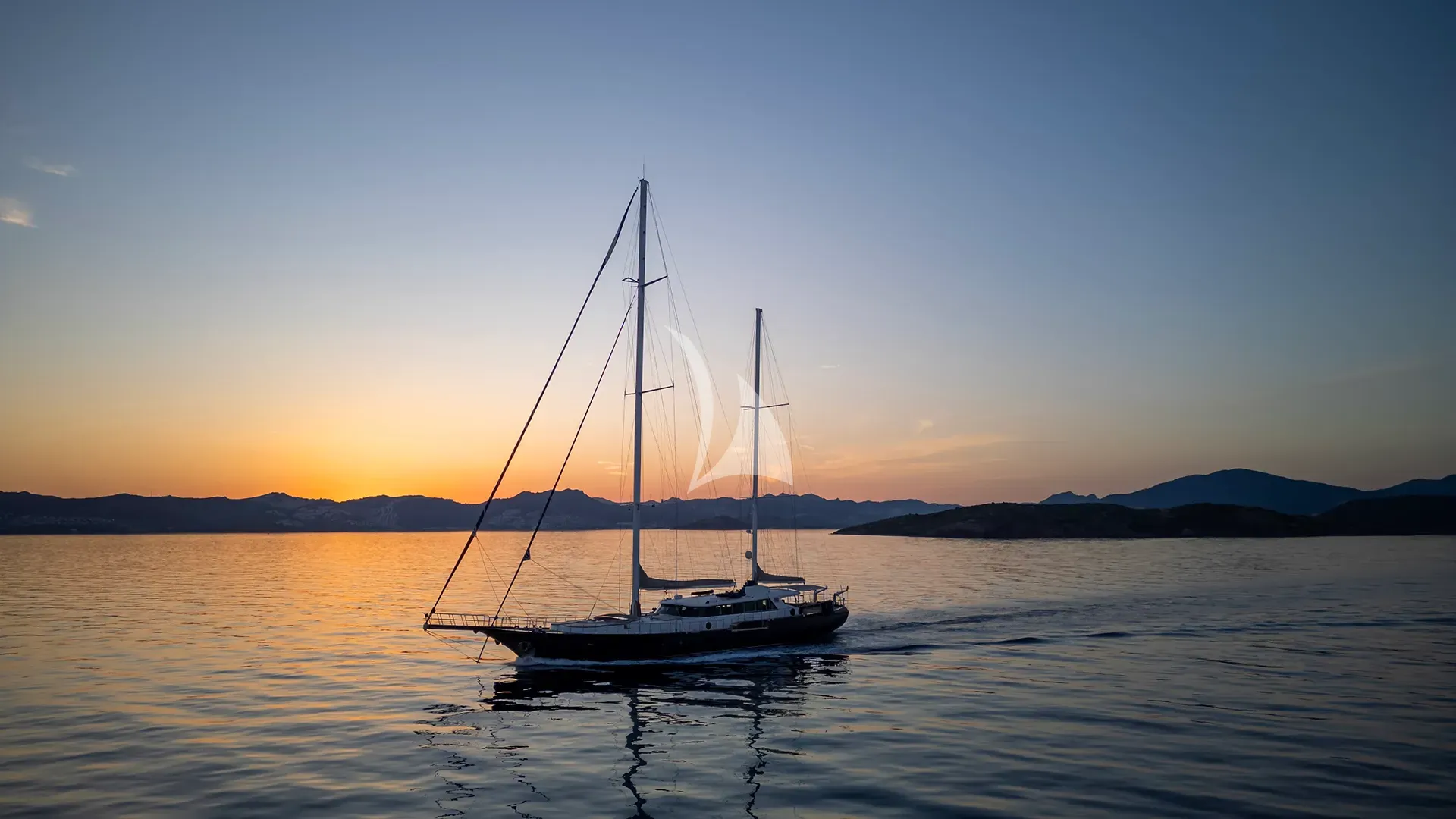PERLA DEL MARE Charter Yacht