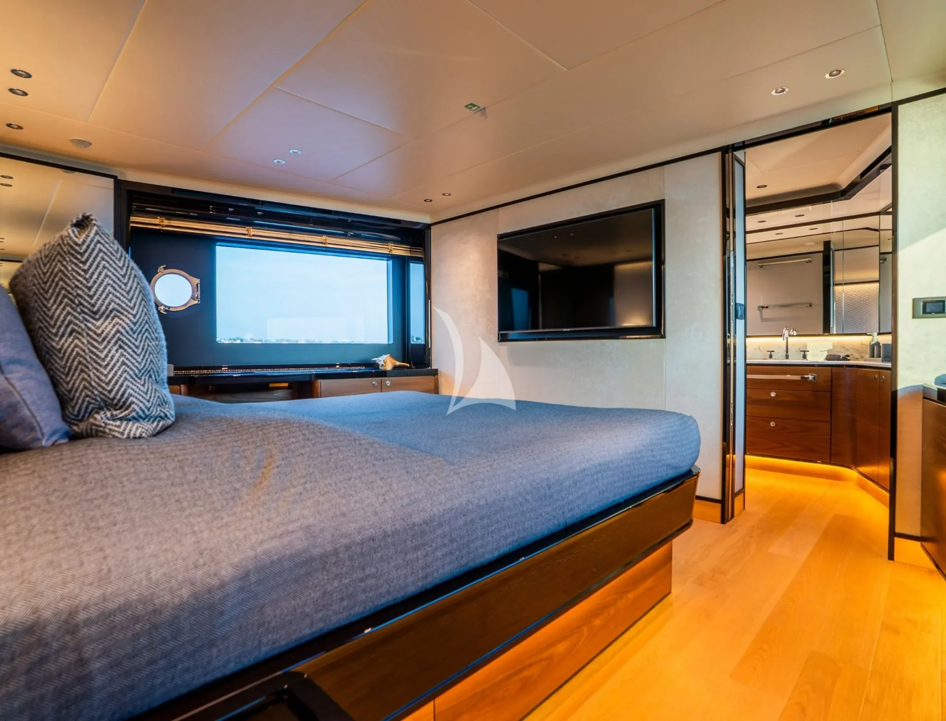 FROG Charter Yacht