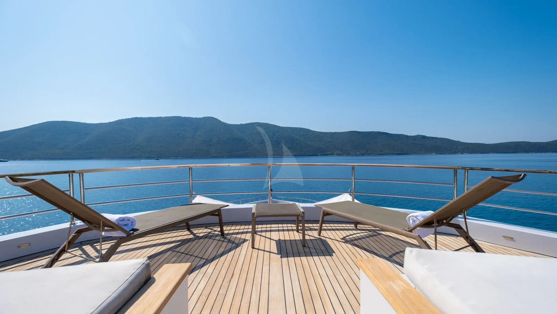 OCEAN BREEZE Charter Yacht