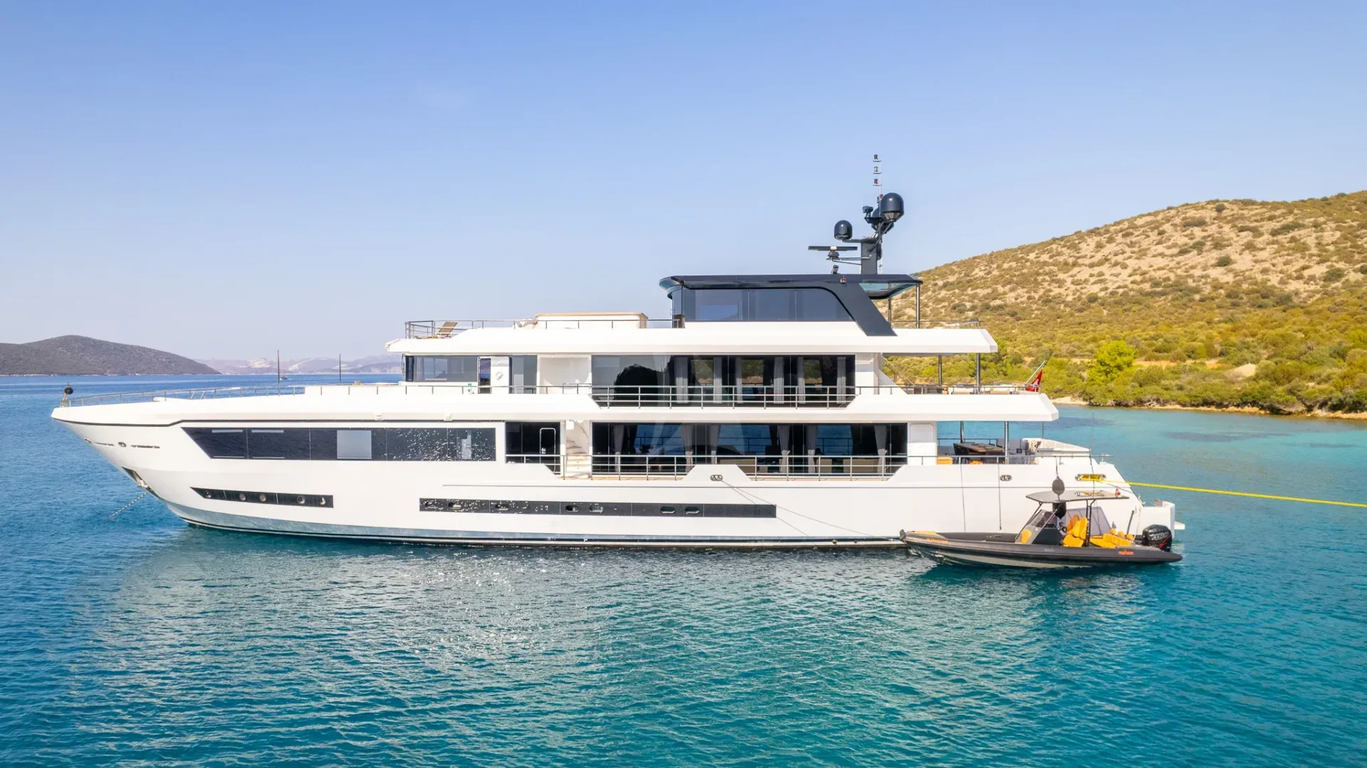 OCEAN BREEZE Charter Yacht