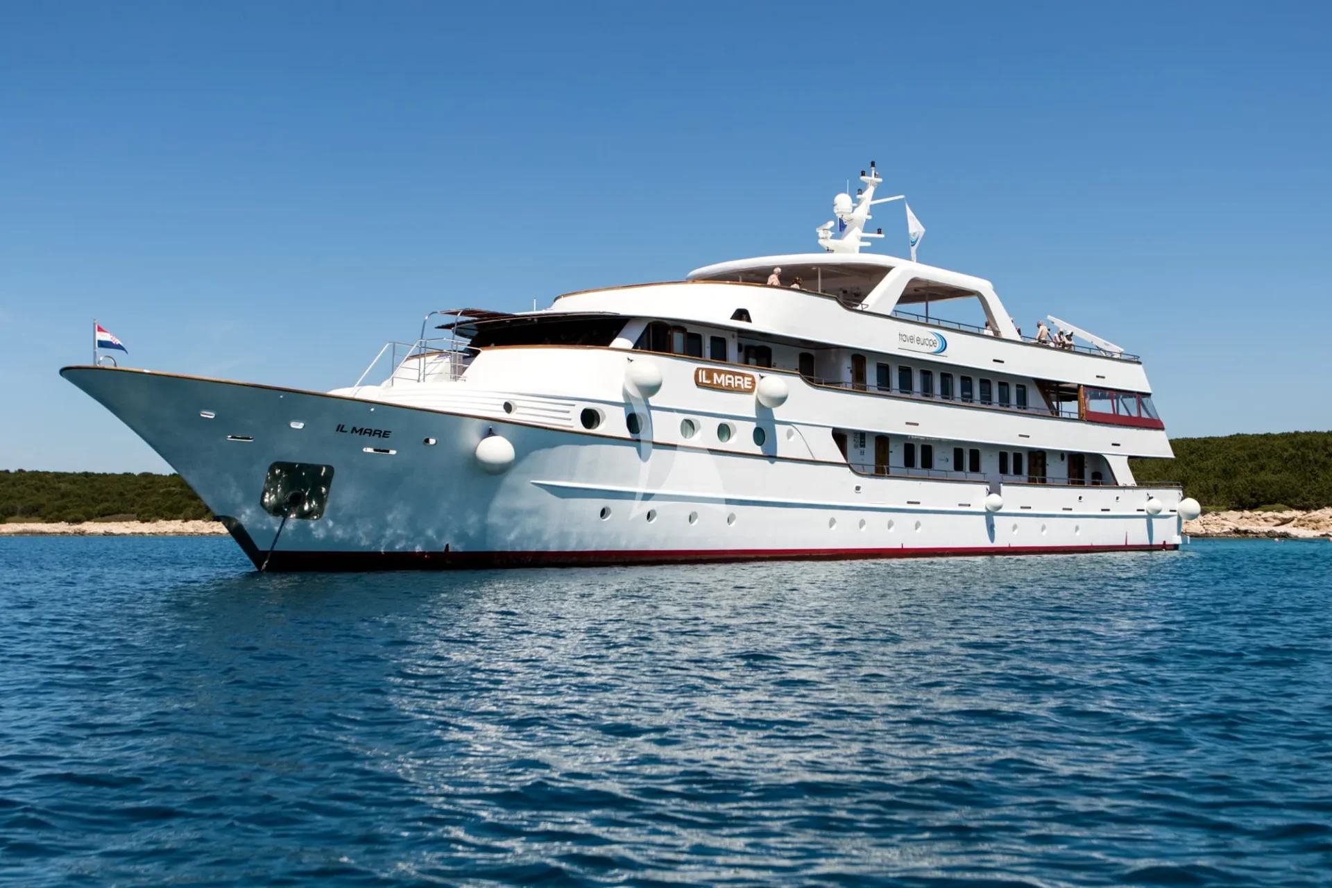 IL MARE Charter Yacht