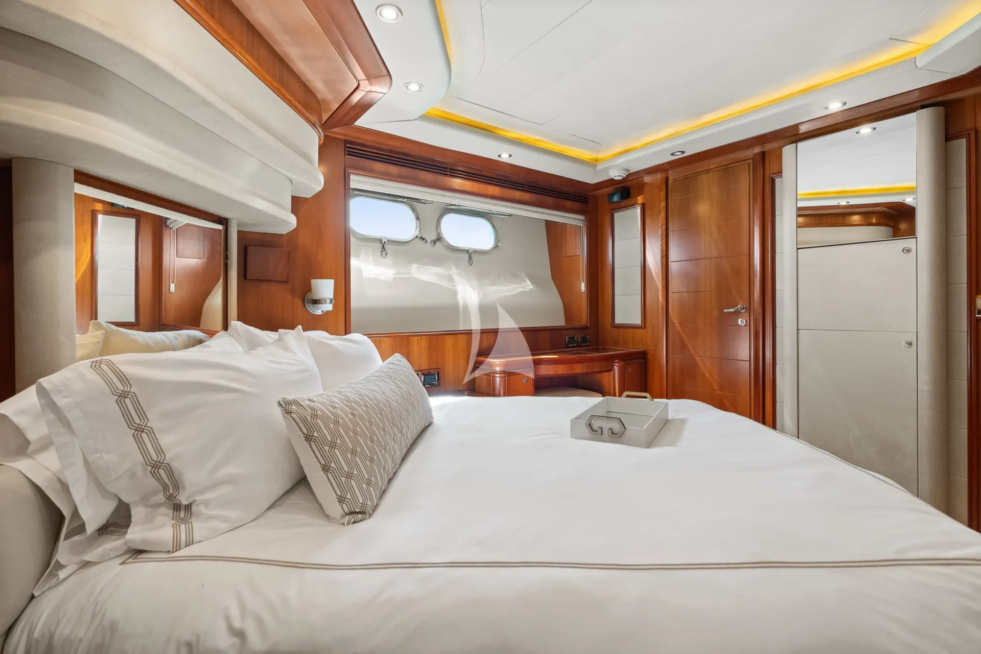 Mambo Charter Yacht