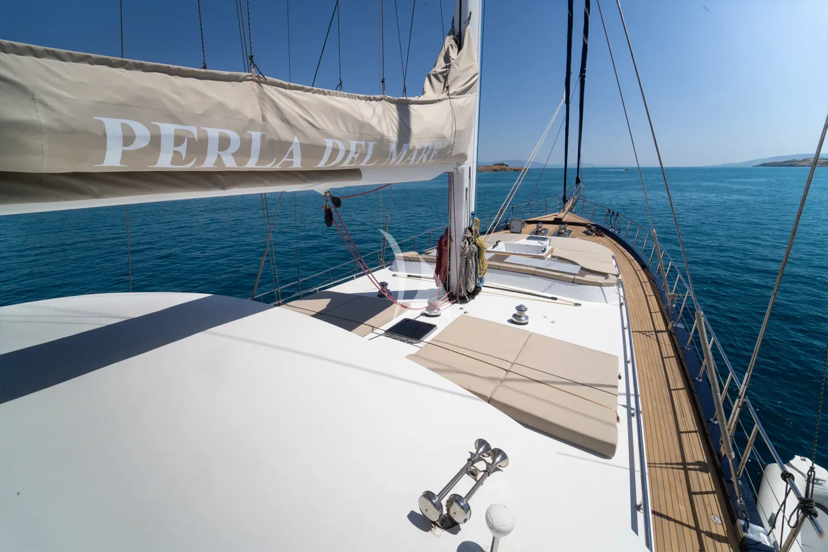PERLA DEL MARE Charter Yacht
