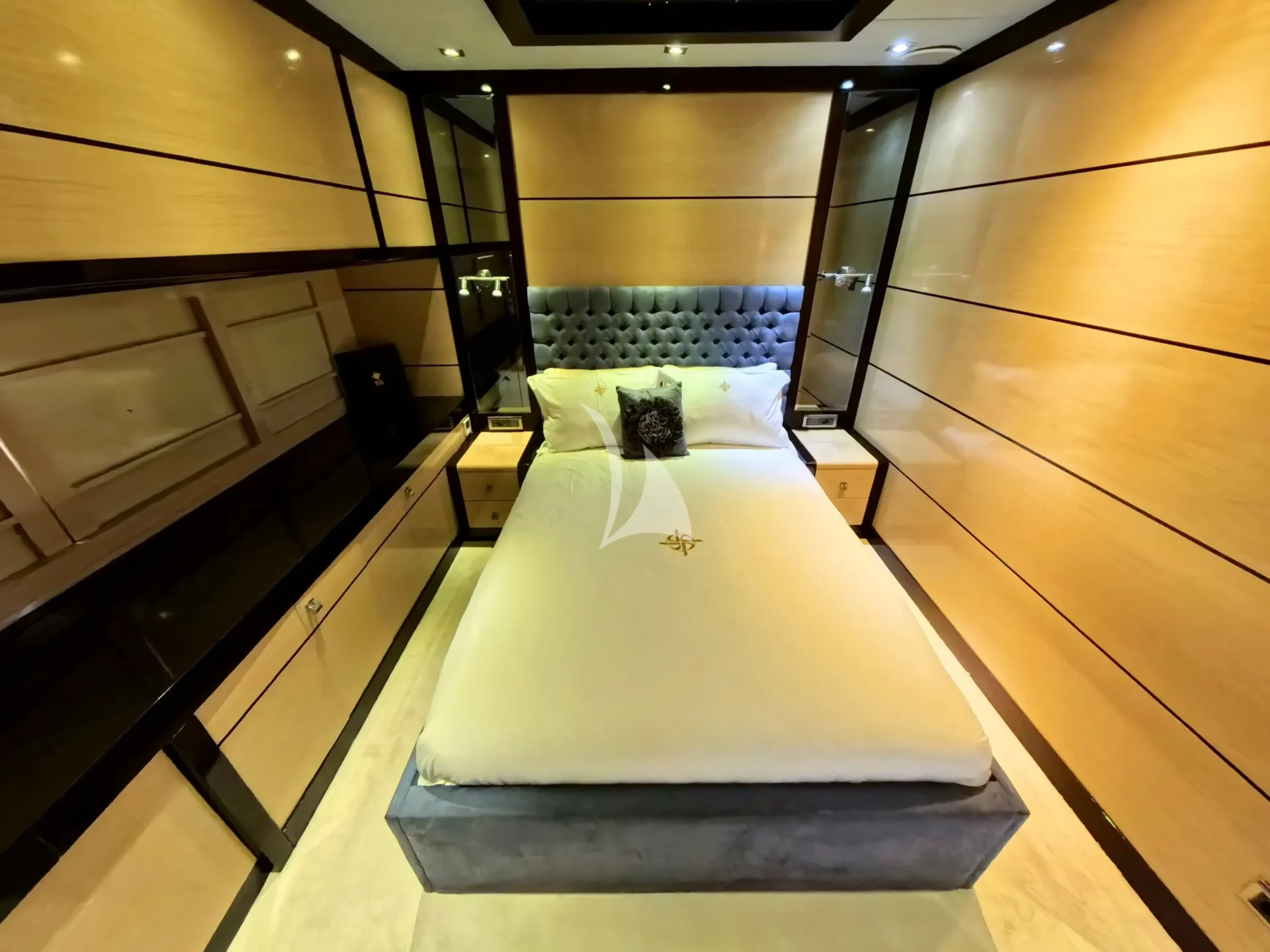 PERLA DEL MARE Charter Yacht