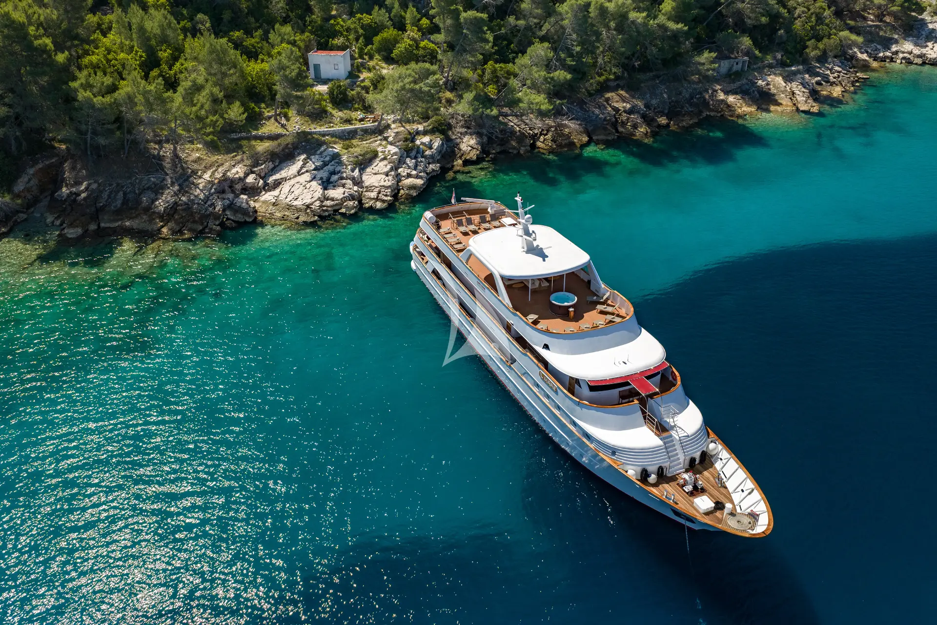 IL MARE Charter Yacht