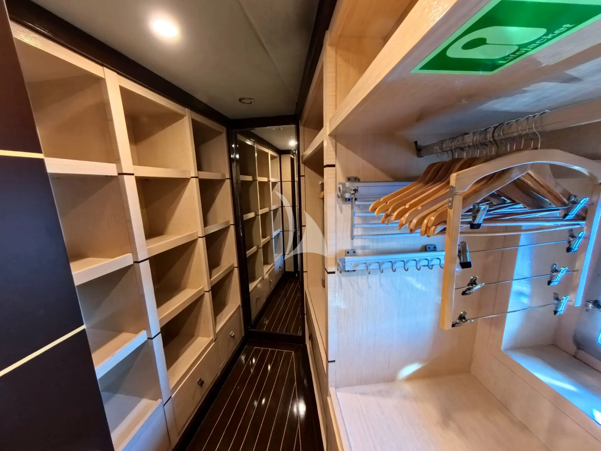PERLA DEL MARE Charter Yacht