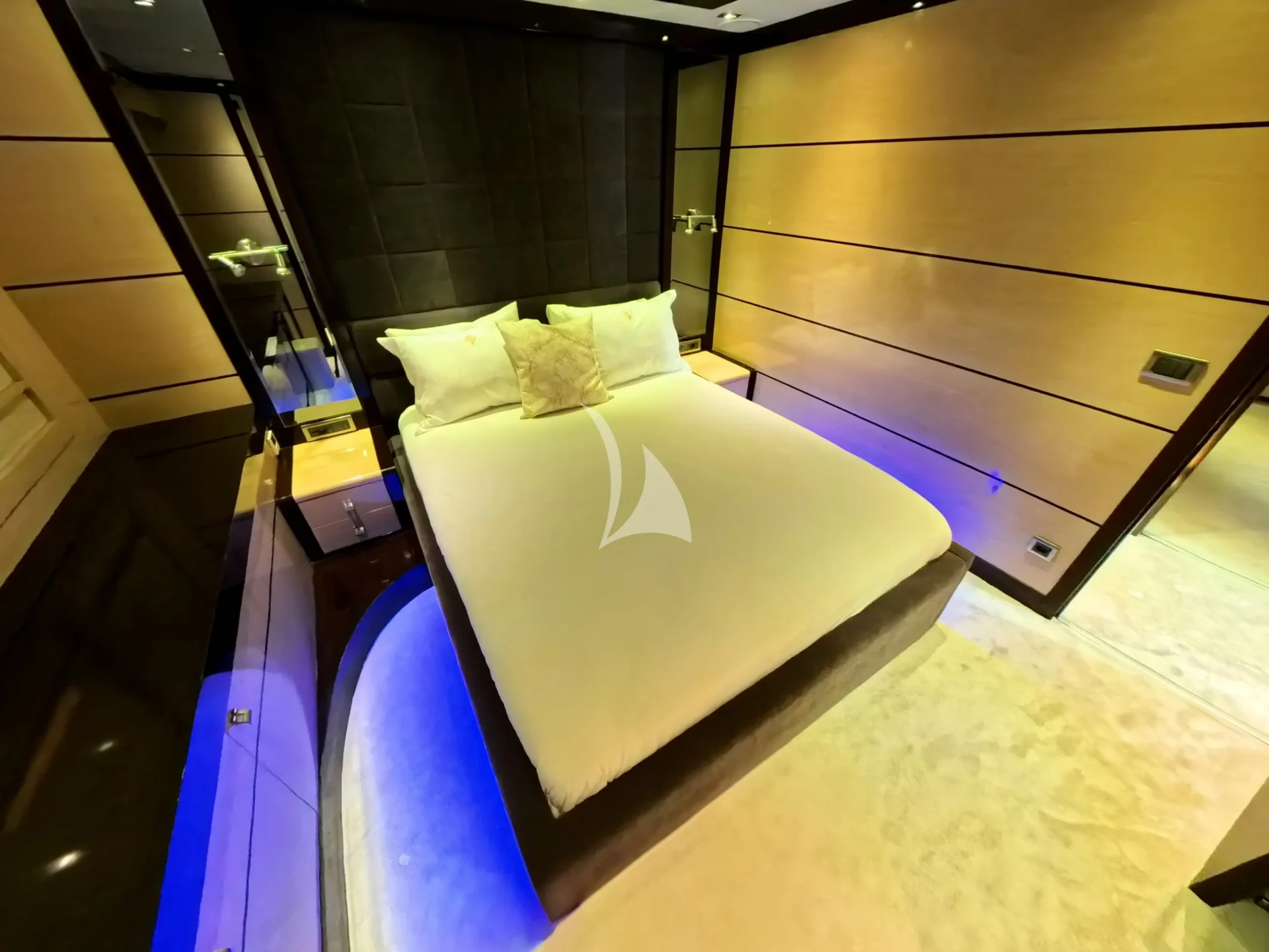 PERLA DEL MARE Charter Yacht