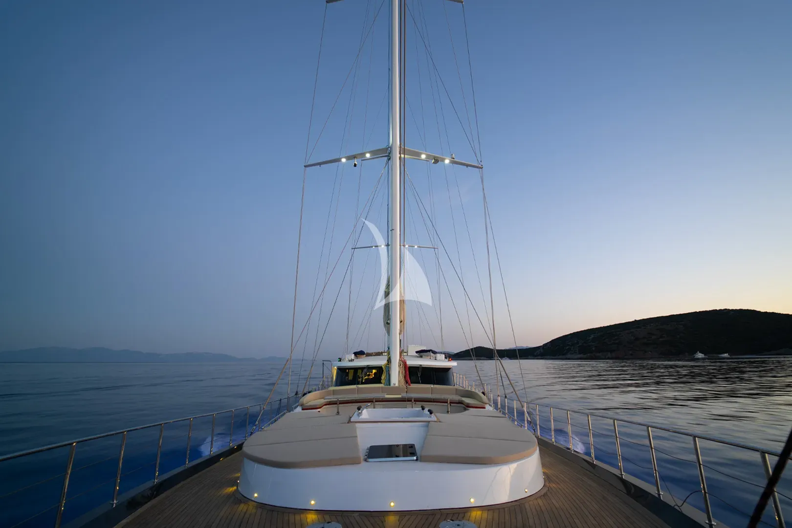 PERLA DEL MARE Charter Yacht