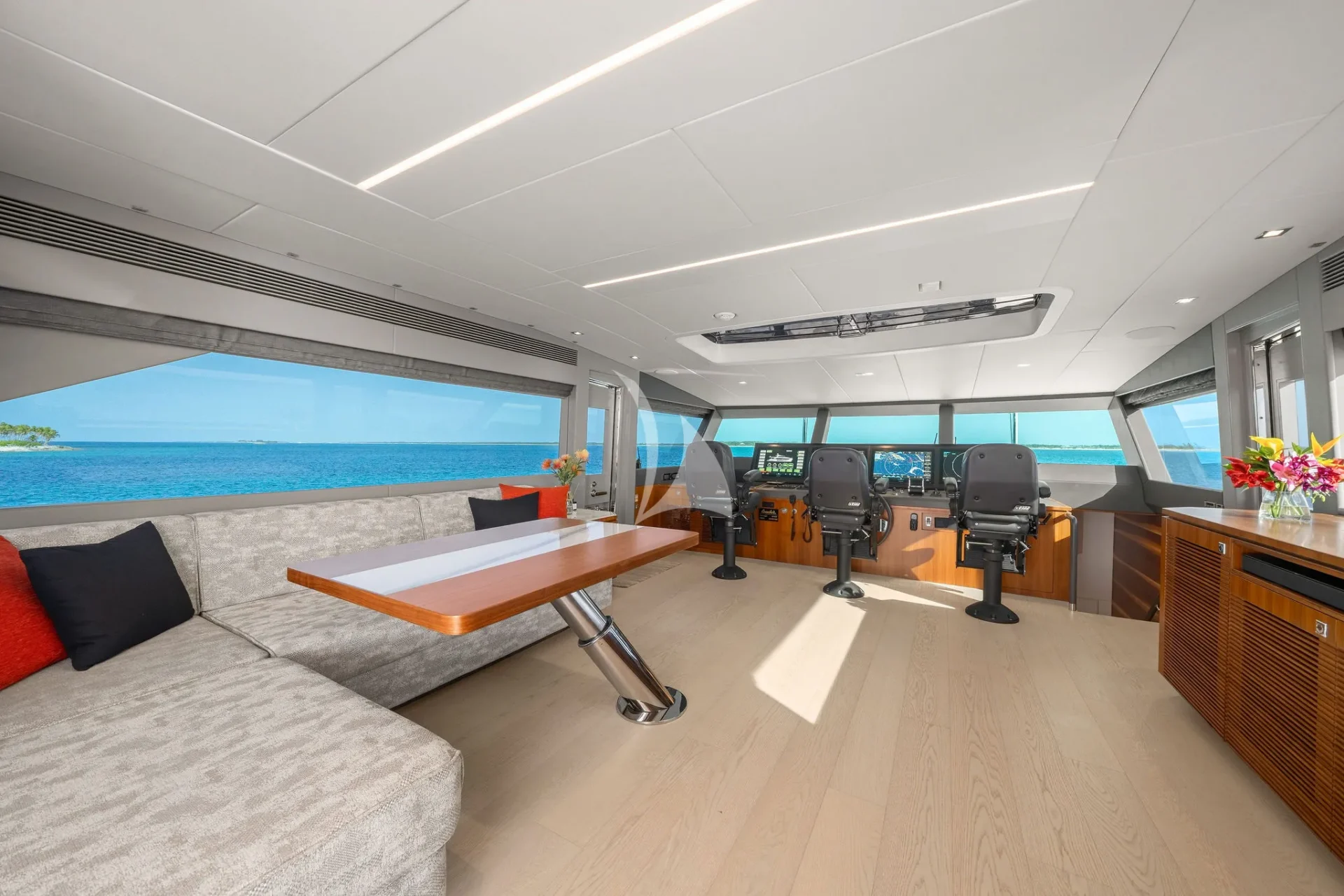 Louder Charter Yacht