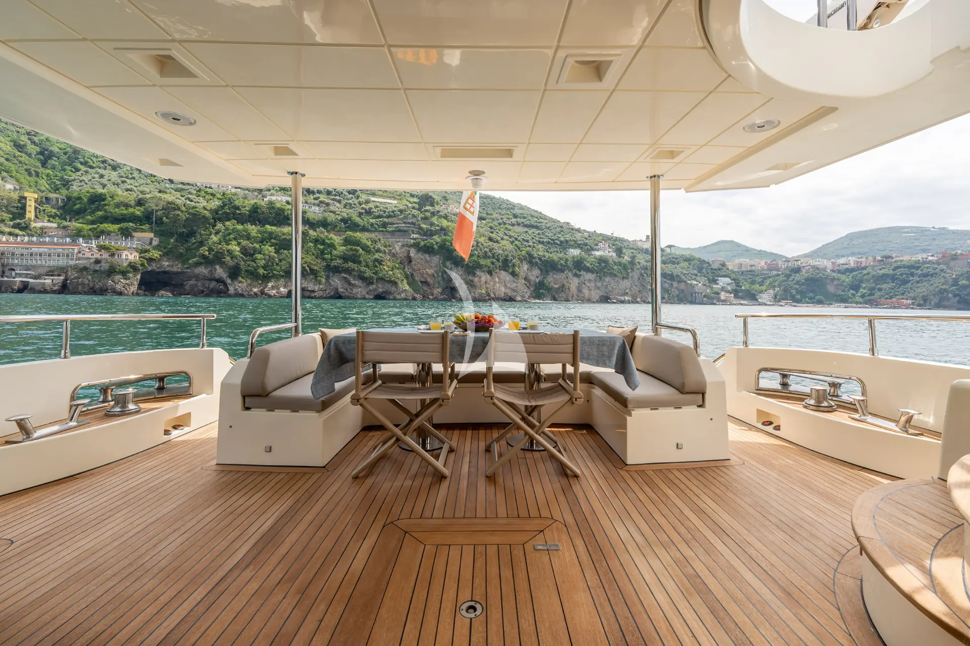 FOREVER ROSANNA Charter Yacht